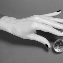 Модный лак для ногтей от дизайнера Деборы Липпманн