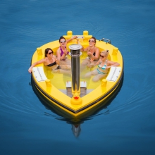 Лодка-джакузи: и помыться, и прокатиться!