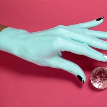 Модный лак для ногтей от дизайнера Деборы Липпманн